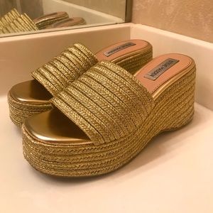 Steve Madden Realize Espadrille Gold Platform Sandals
